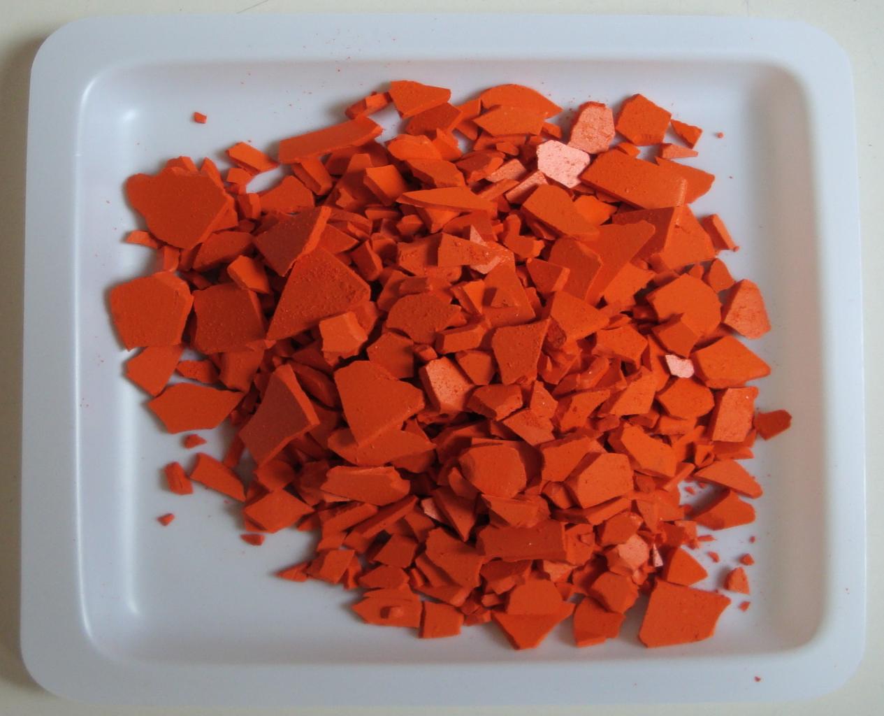 colored-powder-coating-chips-after-crushing